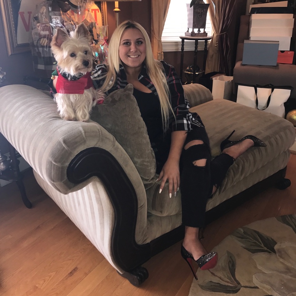 Meet your Posher, Vittoria